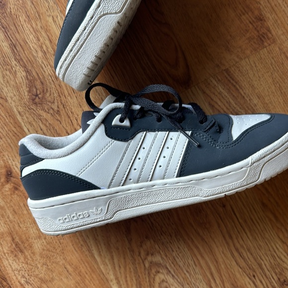 ADIDAS shoes | women’s sz 7.5 - Picture 2 of 7